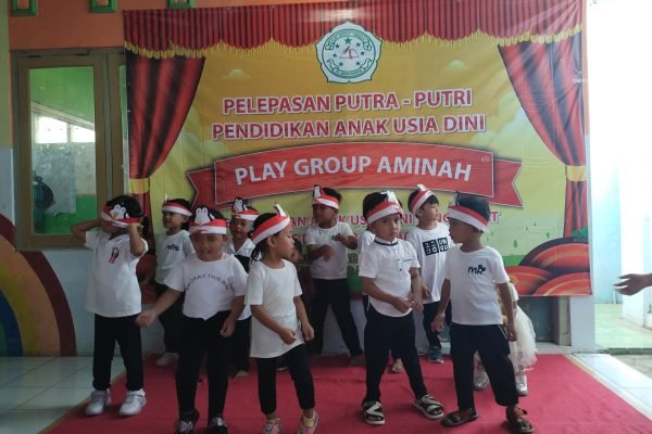 Play Group Aminah Adakan Pelepasan Putra Putri-nya Dengan Sederhana Tapi Meriah