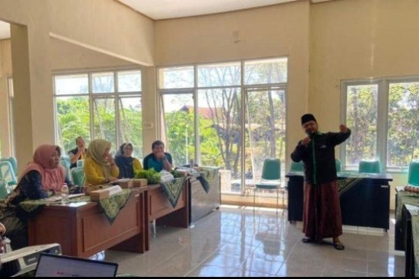 Peternak Ayam Milenial di Ponorogo, Belajar Otodidak Hasilkan Cuan