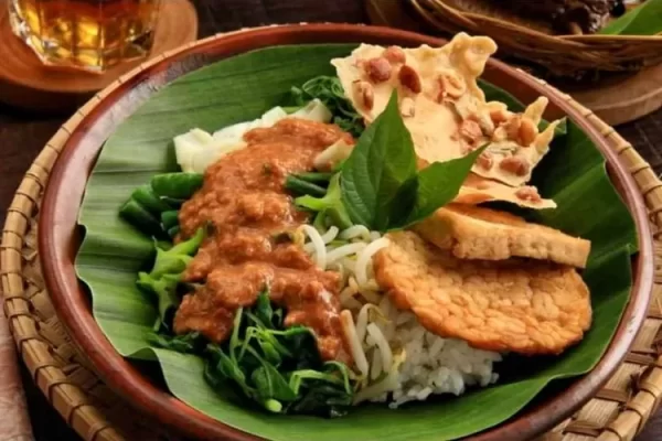Nikmatnya Nasi Pecel dan 5 Manfaat Untuk Kesehatan