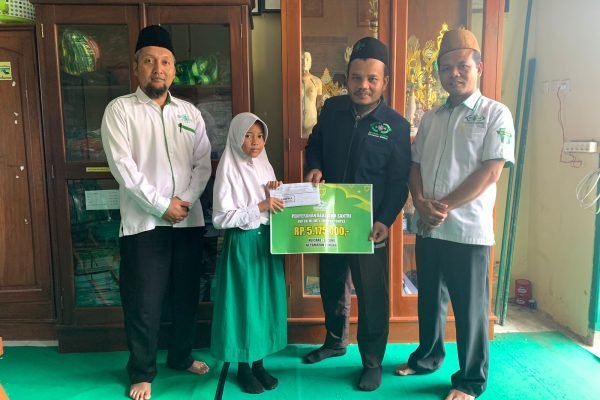 NU Care-LAZISNU Bungkal Salurkan Beasiswa Santri Nusantara di Empat Lembaga Pendidikan Ma’arif dan Dua Ponpes