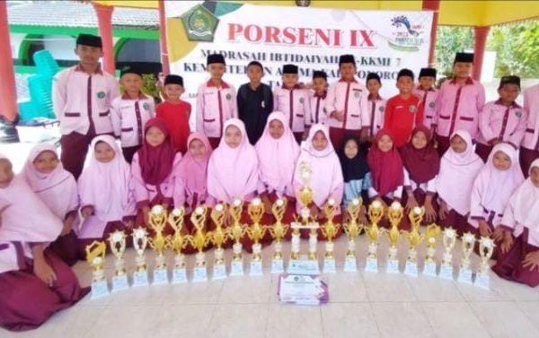 Borong 20 trophy MI Ma’arif Panjeng Dinobatkan Sebagai Juara Umum PORSENI KKMI 07 Tahun 2023