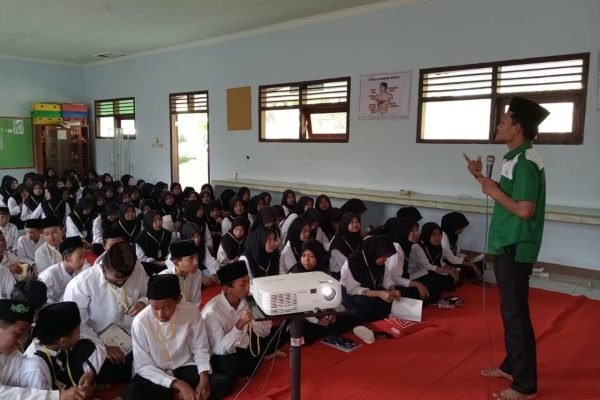 Kokohkan Aqidah Aswaja An-Nahdliyah, PAC IPNU-IPPNU Sooko Gandeng MTs. As-Salam Adakan MAKESTA