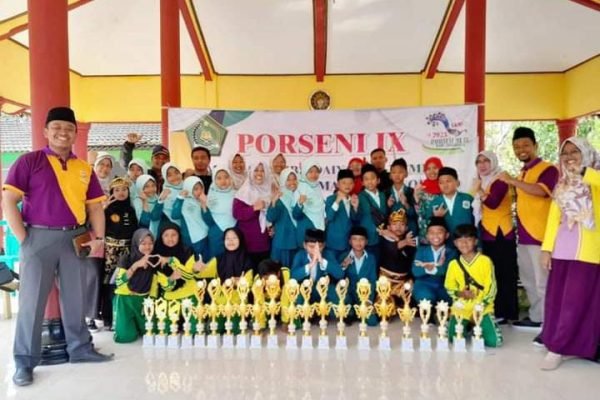 Setelah Memboyong 21 Trophy di Tingkat KKM, MI Ma’arif Ngrupit Siap Mengirim 13 Atlitnya ke PORSENI Tingkat Kabupaten Ponorogo