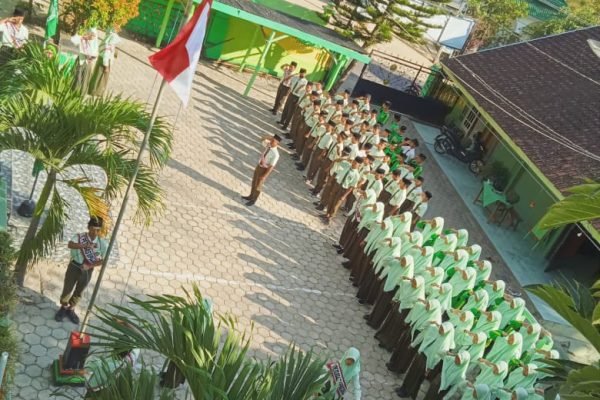 Semarakkan HARLAH LP. MA’ARIF NU ke 94, Sekolah dan Madrasah di Ponorogo Gelar Upacara dan Doa Bersama