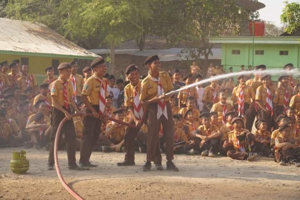 Tanamkan Kepekaan Sosial, Al Islam Joresan Sukses Selenggarakan Pelatihan Pemadaman Kebakaran