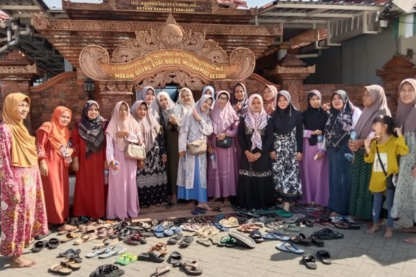 Jelang Ramadhan, Makam Para Auliya Ponorogo Diserbu Peziarah