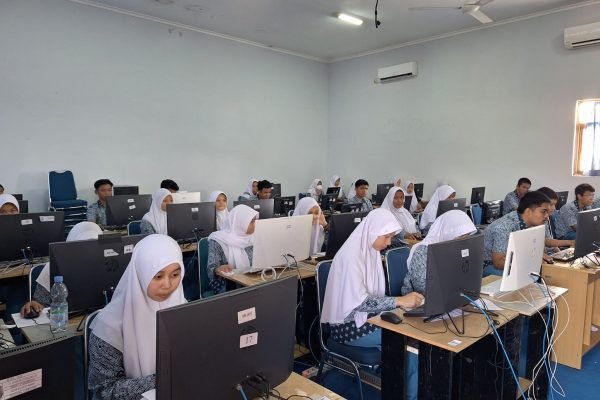 Luar Biasa, 6 SMA di Ponorogo Ini Masuk Top 1000 Sekolah Terbaik di Indonesia, Juaranya SMAN 1 Ponorogo