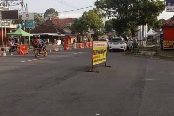 3 Jalan di Ponorogo Ini Kembali Jadi 2 Arah, Water Barrier Jadi Tanda Berakhirnya One Way