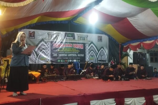 Semarak Idul Adha, LDNU – LAZISNU MWCNU Bungkal Gelar Pengajian dan Salurkan Hewan Qurban