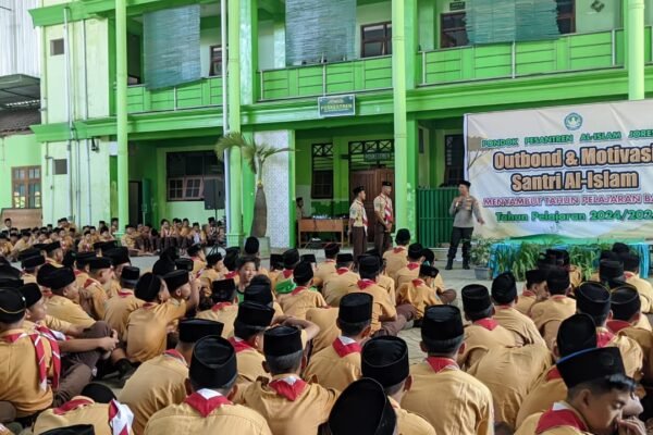 Ponpes Al Islam Joresan Jadi Tempat Sosialisasi Tertib Lalulintas dan Kenakalan Remaja dari Kasatbimas Polres Ponorogo