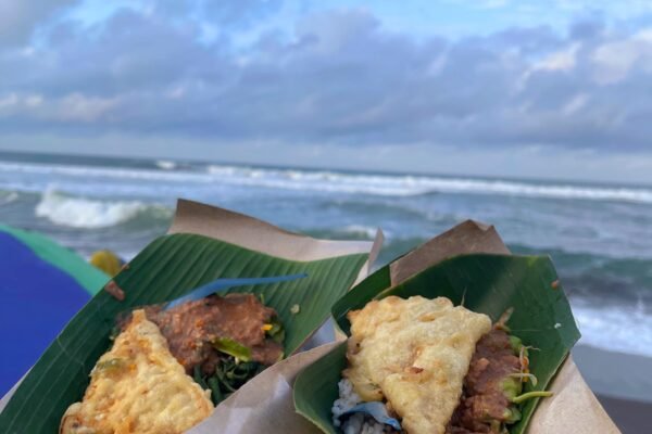 Pantai Depok Bantul Jogja Suguhkan Sensasi Sarapan yang Tidak Biasa