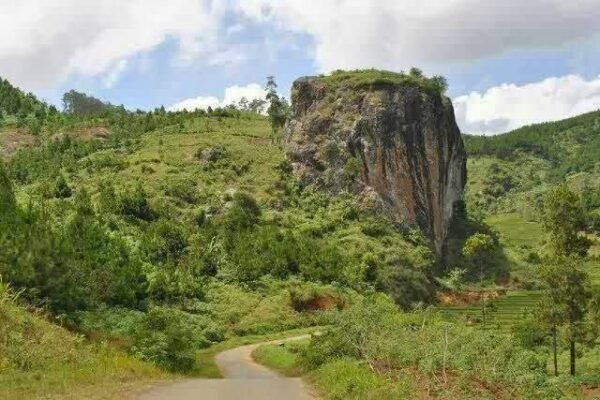 Watu Semaur: Batu Ajaib yang Menjawab Pertanyaanmu