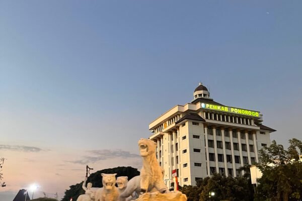 Menikmati Suasana Wisata di Tengah Kota, dari Alun-Alun Ponorogo sampai Tempat Disekitarnya