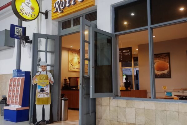 Berburu Kuliner Roti’O di Stasiun Madiun, Aroma Khas Roti’O yang Selalu Dirindukan