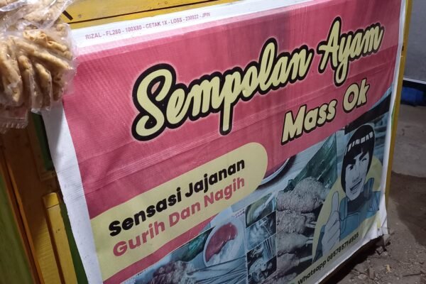 Sempol Ayam Jadi Street Food Laris di Ponorogo