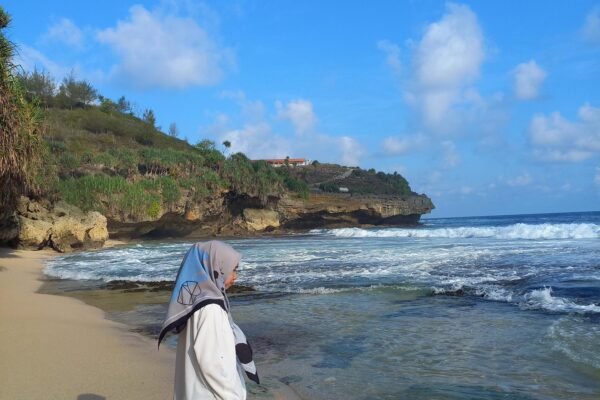 Pantai Midodaren, Surga Wisata di Gunung Kidul, Yogyakarta
