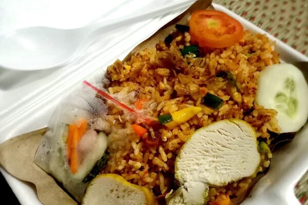 Nasi Goreng Ijo Mbak Inab, Makanan Sederhana yang Dicari Banyak Orang