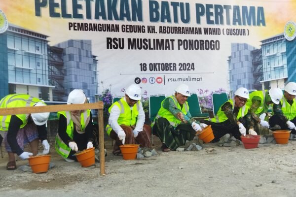 Gus Kikin Letakkan Batu Pertama Pembangunan Gedung Baru RSU Muslimat Ponorogo