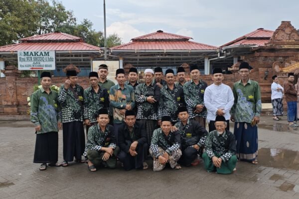 Pengurus MWC, Ranting dan Banom se-Kecamatan Bungkal Ziarah ke Muasis NU Ponorogo