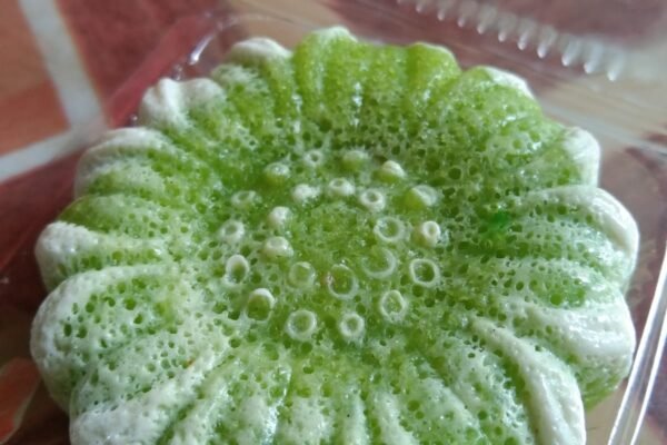 Lembutnya Apem Kukus¸ Simbol Keberkahan dalam Hidangan Tradisional