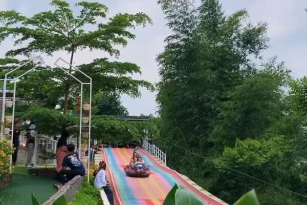 Menyelami Serunya Wisata Waykambang Edupark Batang