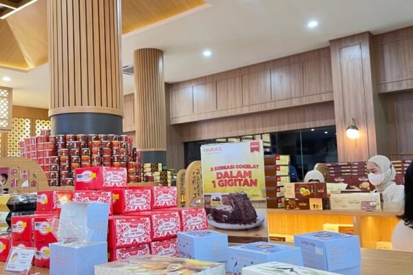 Satu Destinasi, Banyak Pilihan: Outlet Bakpia Kukus Tugu Jogja yang Selalu Jadi Pusat Oleh-oleh