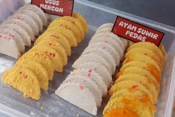 Cireng Isi Kekinian ala Rina Food: Inovasi Kuliner yang Menggoda Lidah