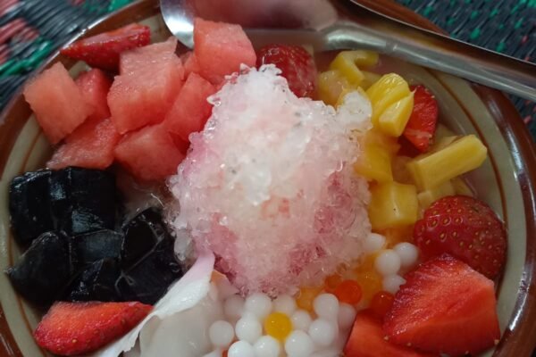 Es Pelopor Ponorogo 2: Surga Kesegaran dengan Menu Variasi di Ponorogo dan Tempat Nyaman