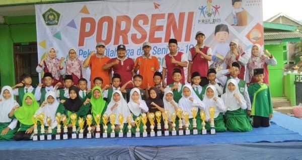 Sampai Hari Kedua, Siswa MI Ma’arif Gandu Mlarak Sukses Rebut 26 Trophy Juara Porseni MI se-KKMI 05 Ponorogo