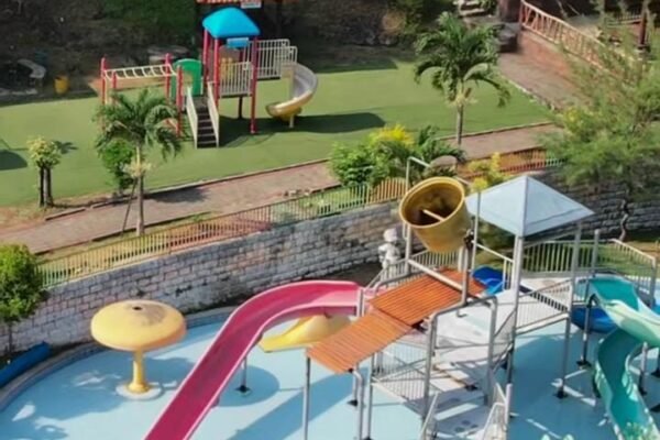Ubalan Waterpark Mojokerto: Destinasi Seru untuk Bermain Air dan Rekreasi