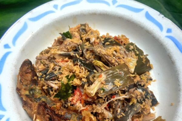 Nikmatnya Urap Jantung Pisang, Sepiring Kenangan dari Pedesaan