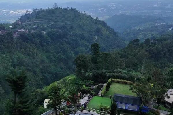 Liburan Keluarga Makin Seru! Umbul Sidomukti, Destinasi Staycation Ideal
