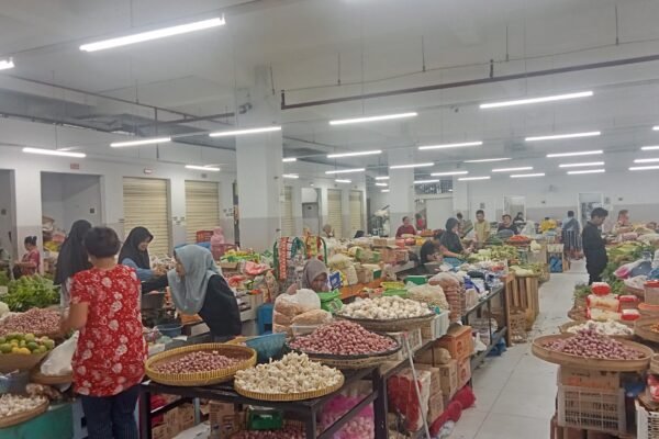 Harga Cabe dan Daging Ayam Turun di Jatim, Ini Update Harga Sembako Rabu 12 Maret 2025