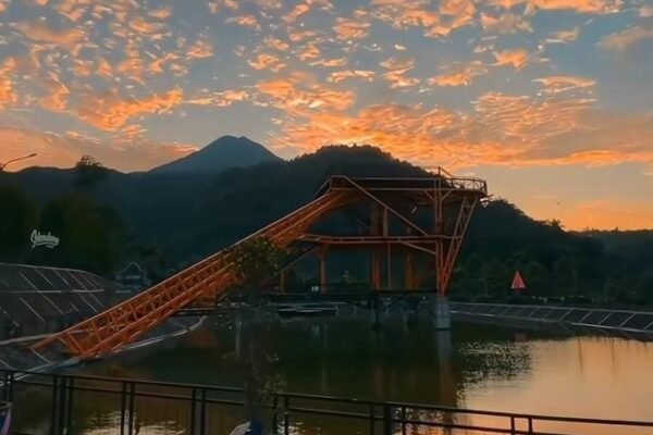 Embung Sekembang: Surga Tersembunyi di Pelukan Gunung-Gunung Jawa