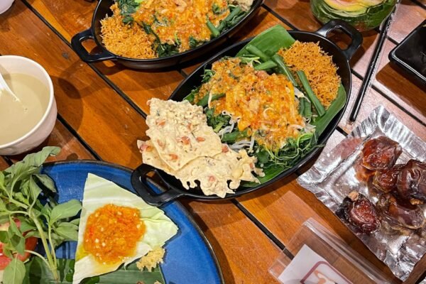 Makan Enak dan Unik di Raminten Malioboro, Rasanya Jawa Banget!