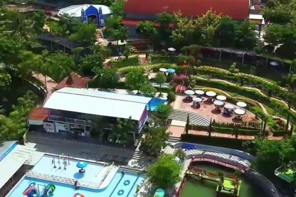 Berlibur Tanpa Batas di Telaga Kusuma: Tempat Wisata Luas dengan Banyak Pilihan Aktivitas
