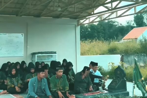 PAC IPNU-IPPNU Ngebel Gelar Ziarah Pendiri Pasca Makesta