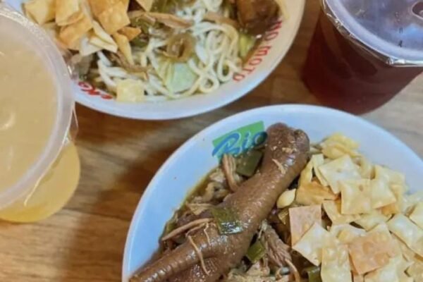 Mengintip Dapur Mie Ayam Berkah Laris: Porsi Jumbo di Balik Harga Terjangkau
