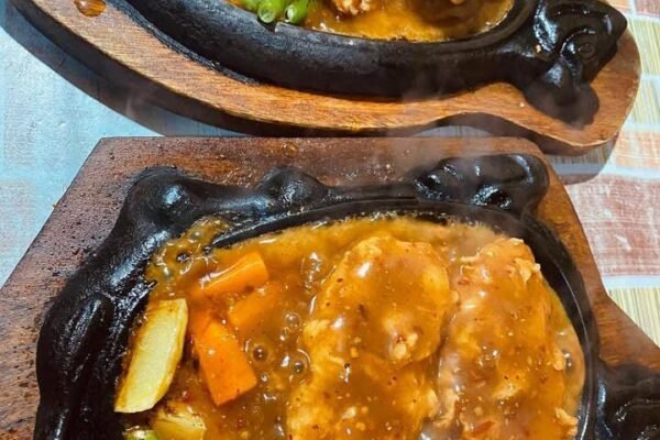 Pecinta Steak Merapat! R Steak Ayam Tawarkan Porsi Mantap Harga Hemat