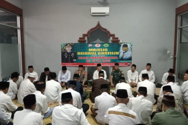 Dzikrul Ghofilin Rutin Malam Selasa Pahing Mempersakral Hari Bhayangkara ke-79 Polsek Mlarak Tahun 2025