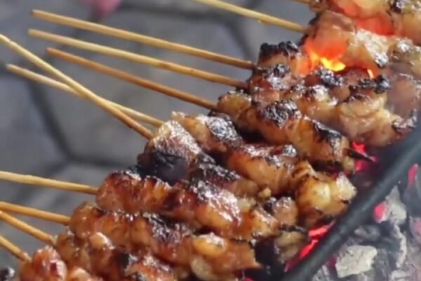 Sekali Suap, Lupa Diet: Menjelajah Kenikmatan di Pos Kolesterol