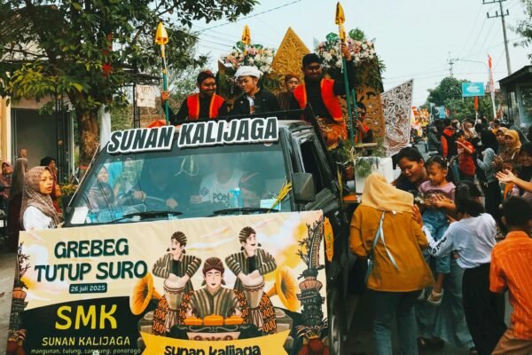 Grebeg Tutup Suro 2025, SMK Sunan Kalijaga Sampung Ponorogo Usung Tema Sunan Kalijaga dan Raden Patah
