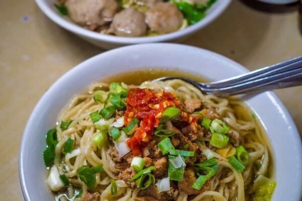 Bakso & Mie Ayam Pak Pon: Primadona Kuliner Mahasiswa yang Lezat, Murah, dan Bikin Nagih
