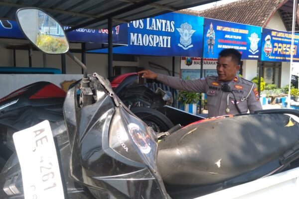 Dua Pemotor Terluka Usai Kecelakaan di Depan Kantor Desa Sugihwaras MaospatiMagetan