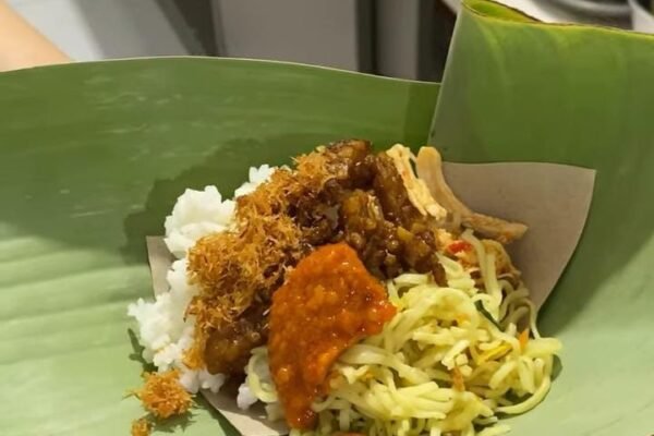 Nasi Jinggo Khas Bali Hadir di Ponorogo, Cuma Rp6 Ribu dengan Rasa yang Bikin Nendang