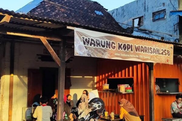 Vibes Nongkrong Syahdu di Warkop Delapan Delapan, Surga Pecinta Kopi dan Obrolan Ringan