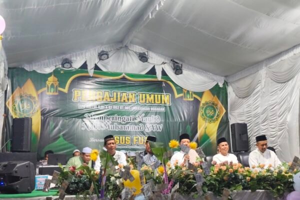 TPQ Baitul Ilmi dan Masyarakat Lingkungan Nggagan Peringati Maulid Nabi SAW dengan Pengajian Akbar Menghadirkan Gus Fuad dari Jenes