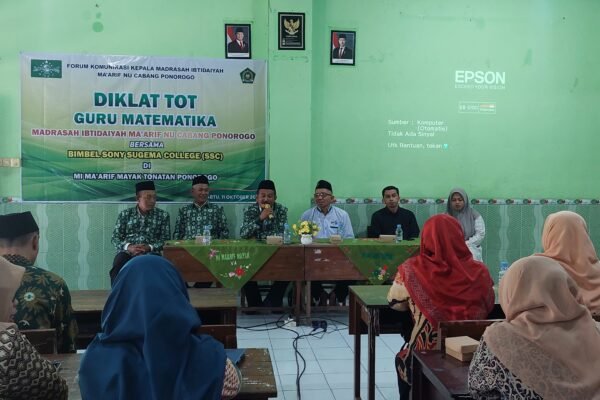 FKKMI Ma’arif Ponorogo Gelar TOT Guru Matematika dalam Rangka peningkatan kompetensi guru dan Hari Santri 2025