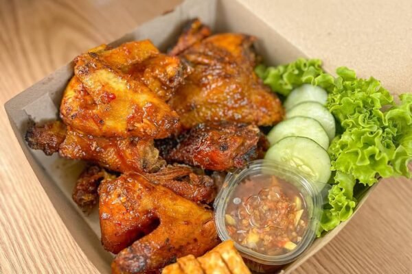 Bebek 88 Ponorogo, Surganya Pecinta Lalapan dengan Cita Rasa Pedas Menggoda