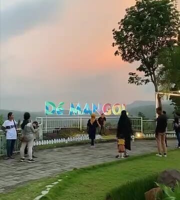 De Mangol View, Destinasi Nongkrong Kekinian di Atas Perbukitan Gunung Kidul dengan Panorama Mempesona